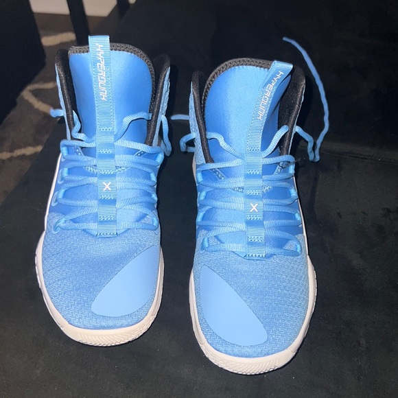 Nike shoes - Picture 1 of 4